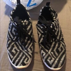 Toms Shoes